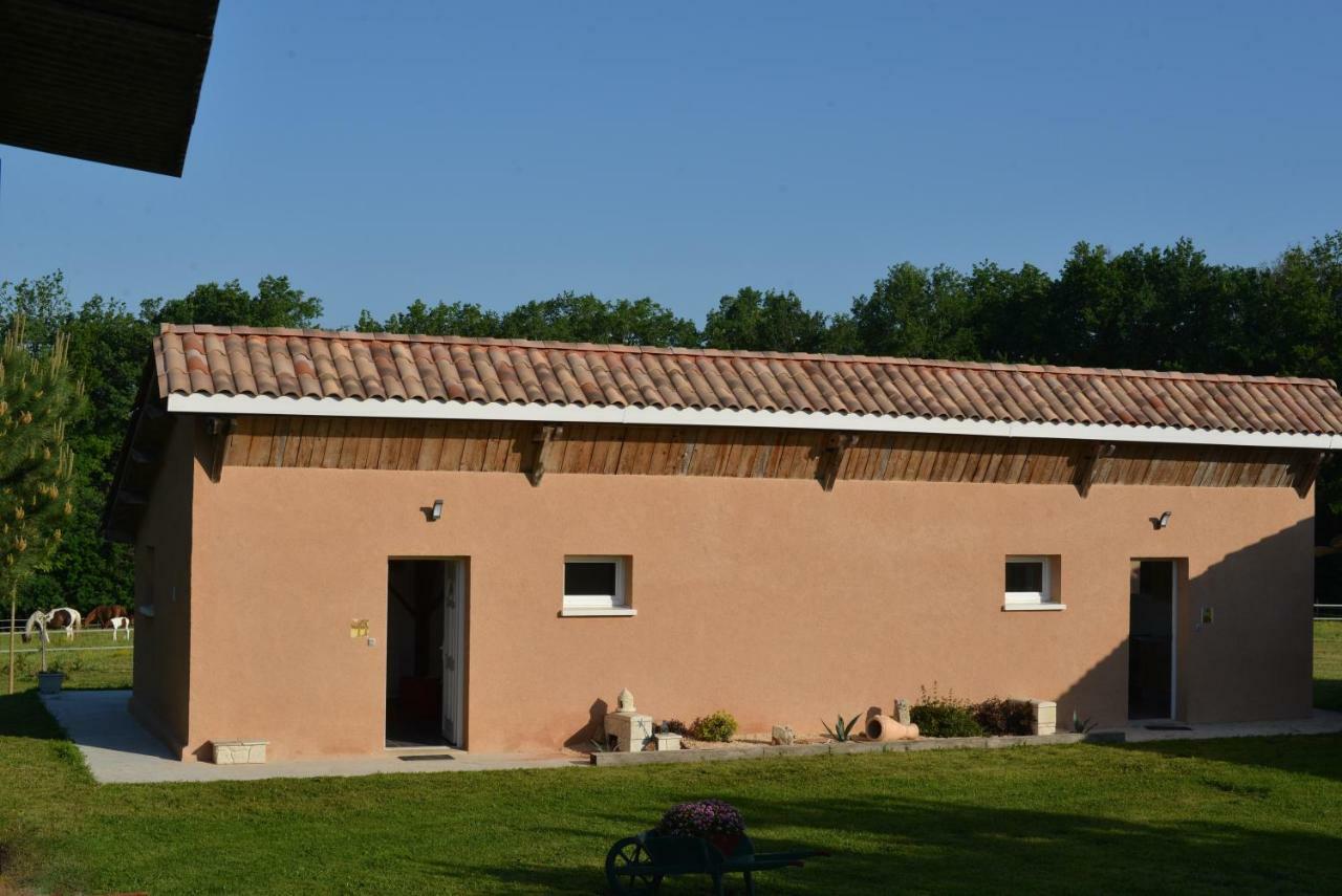 Gîte équestre Domaine des Crins - Biron Capdrot Exterior foto